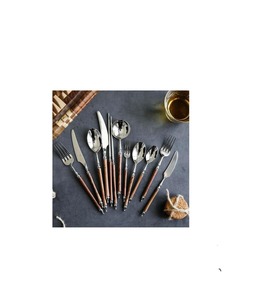 Ensemble de couverts en acier inoxydable durable de qualité supérieure, parfait pour la décoration de la table à manger, offrant un aspect luxueux et une finition lisse - Product Image 1