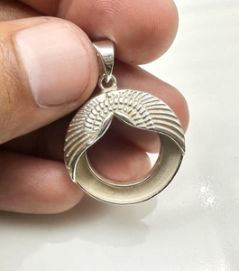 Pendentif rond en argent sterling 925 avec ailes d'ange, vierge pour résine, porte-bonheur, cheveux de cheval, souvenir, composant de bijoux en gros pour cadeau - Product Image 3