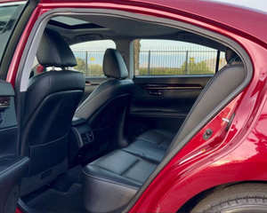 Voiture d'occasion de qualité abordable, Le-x-us ES 3-50 rouge 2014, conduite à gauche - Product Image 4