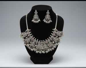 ชุดสร้อยคอสั้นหรูหราสง่างามชุดเครื่องประดับแนวพื้นเมืองอินเดียแบบดั้งเดิมสำหรับผู้หญิง - Product Image 5