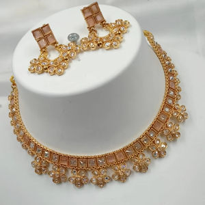 ENSEMBLE DE BIJOUX INDIENS TRADITIONNELS ET À LA MODE EN CUIVRE ENSEMBLE DE BIJOUX DE MARIAGE POUR FEMMES BOUCLES D'OREILLES ET COLLIER - Product Image 1