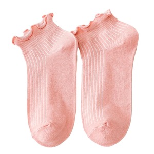 Calcetines cortos informales de moda para mujer, cómodos, transpirables, suaves, plisados, con logotipo corporal para uso diario - Product Image 1