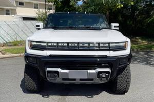 VOITURE ÉLECTRIQUE EXTRÊMEMENT PROPRE 2023 GMC HUMMER EV PICKUP 1000 CHEVALS DE FORCE TROTTINNAGE INTÉGRAL PARESSES DE TOIT AMOVIBLES PRÊT À EXPÉDIER - Product Image 2