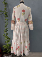 Nuevo y Más Vendido: Vestido Maxi de Verano Hecho a Mano en India con Estampado Floral, Tejido de Algodón Puro Natural, Cuello en V, Largo, con Botones, Lavable