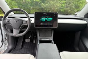 รถเทสล่า โมเดล Y ปี 2022 สภาพดี ไม่เคยเกิดอุบัติเหตุ พวงมาลัยซ้าย/ขวา - Product Image 3