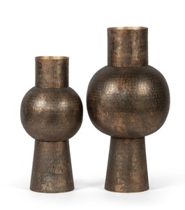 Florero artístico de metal de hierro de primera calidad con impresionantes detalles hechos a mano para la decoración tradicional moderna y rústica del hogar - Product Image 1