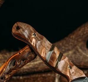 Lame enduite de poudre noire faite à la main avec le cadeau de couteau de chasse de manche en bois pour votre père et frère. - Product Image 3