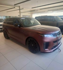 Nuovissimo 2025 LAND ROVER RANGE ROVER SPORT SV 5 posti 530HP benzina V6 cambio automatico - Product Image 2