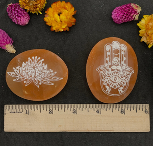 Plaque de charge en sélénite ronde de qualité supérieure/Plaques de charge en sélénite peintes à la main gravées au Laser de qualité supérieure - Product Image 6