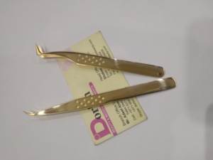 Pinzas de extensión de pestañas chapadas en oro de acero inoxidable con logotipo personalizado de alta calidad pinzas de pestañas de Pakistán - Product Image 2