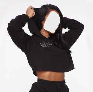 เสื้อฮู้ดตัวสั้นประดับพลอยเทียมโลโก้ตามสั่งสำหรับทุกเพศ - Product Image 2