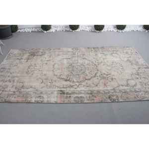 Alfombra Turca Vintage de 4.6x8.5 pies, Alfombra de Lana Gris Rosa con Puntos - Product Image 4