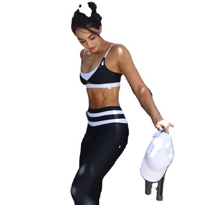 Ensemble de sport Yoga, soutien-gorge de gymnastique, manches longues, Top court + pantalon legging - Product Image 1