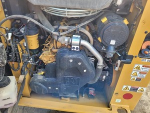 Nouveau design 2026 CAT 239D3 Chargeuse sur chenilles avec godet 4-en-1 et seulement 430 heures de fonctionnement à vendre - Product Image 4