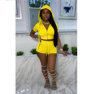 2025 femmes décontracté haut court et short ensemble doux respirant deux pièces polaire confortable quotidien Streetwear pour l'automne - Product Image 2