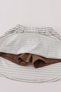 ชุดกระโปรงปักลายเทพเจ้าสีน้ำตาลน่ารักของประเทศชุดสองชิ้นที่ได้แรงบันดาลใจจากตะวันตกของเด็กผู้หญิงชุดมีระบายเสื้อจับคู่ฤดูร้อน - Product Image 2