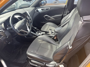 HYUNDAI VELOSTER 2016 USADO, CON VOLANTE A LA IZQUIERDA/DERECHA, TRACCIÓN DELANTERA, CON INTERIOR AMARILLO - Product Image 4