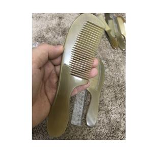 Peigne en corne outil écologique durable finition lisse polie fabriqué à partir de corne parfait pour la coiffure et le toilettage de la barbe - Product Image 1