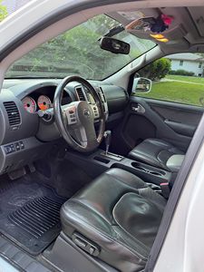 Offre exceptionnelle : Nissan Frontier PRO-4X Crew Cab d'occasion - PRÊT À EXPÉDIER - Product Image 2