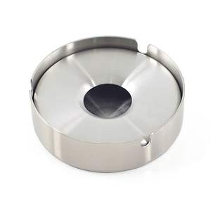 Cendrier en laiton conçu pour les environnements extérieurs, garantissant une utilisation fiable pendant de nombreuses années dans toutes les conditions météorologiques - Product Image 6