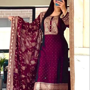 <b>Presenting</b> New Indian & Pakistani Clothing Designer Long Pakistani Suit Top Pant and Dupptta in Fancy Style - Product Image 1