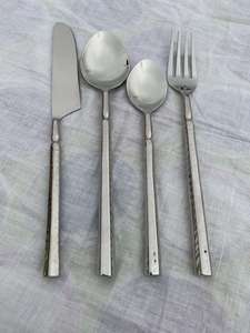 Ensemble de couverts en acier inoxydable plaqué or - Cuillère à thé, fourchette, couteau à dessert, ustensiles finis en laiton - Product Image 2