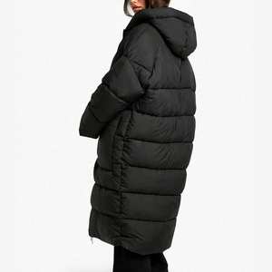 Chaqueta acolchada de invierno de aspecto elegante de diseño de calidad Premium para mujer Chaquetas ajustadas para mujer en patrones sólidos - Product Image 2