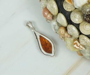 Colgante en forma de pera de ámbar Báltico natural de sólida plata de ley 925 - Product Image 2