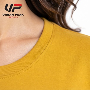 Camiseta personalizada para mujer con cuello redondo, opciones de etiqueta privada, gráficos personalizados y acabado refinado para marcas de moda. - Product Image 5
