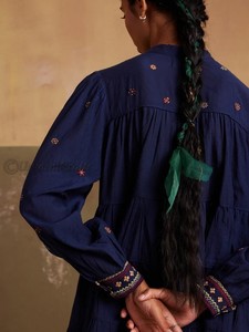 2023 phụ nữ embroidrered Mini Dress dài tay áo thêu tay áo Cuff nút phía trước ngắn COLLER maxi Dresses - Product Image 5