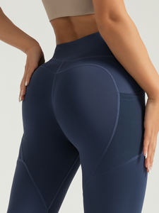 Pantalon de yoga capri taille haute avec logo personnalisé pour femmes avec poche latérale en maille transparente Nouveau design Vêtements de sport à motif solide - Product Image 3