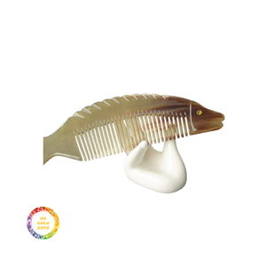 Peigne tout usage en corne de qualité supérieure à partir de 99 données dorées, conçu pour le soin quotidien des cheveux, le démêlage doux et le coiffage - Product Image 6