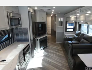 2023 2022 2024 No Dent Used RVs Campers Fleetwood Bounder Class 35K Motorhomes Spacious Air Conditioning for Family Travel - Product Image 3