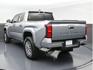 Toyota Tacoma Hybrid Limited Double Cab 5' Bed 4WD Automatique 2024 d'occasion, disponible en conduite à gauche et à droite - Product Image 4