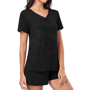 ชุดสตรีทแวร์สำหรับผู้หญิงเสื้อยืดคอวีปักลายสีพื้นโลโก้ได้ตามต้องการ - Product Image 5