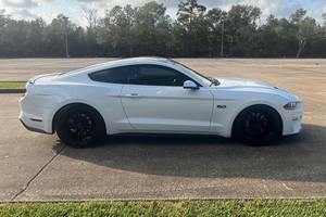 Ford Mustang GT Coupé Premium 2020 d'occasion, boîte manuelle 6 vitesses - Product Image 6