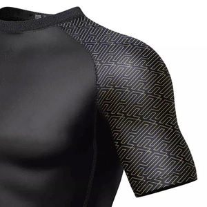 Plain Dyed Half Sleeve Rash Guards <b>Black</b> Color Customized <b>Compression</b> <b>Shirts</b> with OEM Service for Adults - Product Image 5