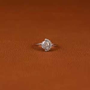 แหวนหมั้นเพชรสำหรับปลูกในห้องปฏิบัติการแหวนเพชรกลมตัดด้านข้าง - Product Image 1