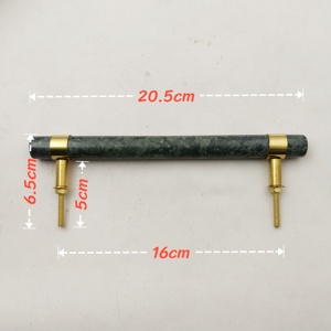 Poignées d'armoire en T en marbre vert moderne Poignées de tiroir faites à la main avec des détails en laiton élégants pour les intérieurs de maison contemporains - Product Image 6