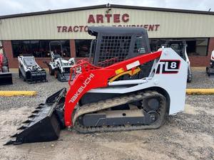 Cargadora Compacta Usada Takeuchi TL8 2017, Minicargadora con Bomba Hidráulica MOOG, Capacidad de Carga Nominal de 9 Toneladas, en Venta - Product Image 6