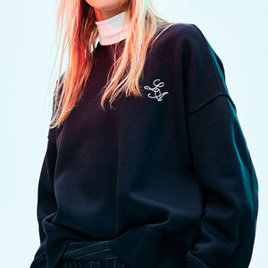 Sweatshirts en molleton écologique de couleur unie 100% coton pour femmes avec logo personnalisé et décoration d'insigne pour l'hiver - Product Image 3