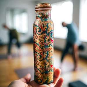 Botella de cobre de la mejor calidad para un almacenamiento de agua saludable con tapa a prueba de fugas y construcción metálica reutilizable ecológica - Product Image 1