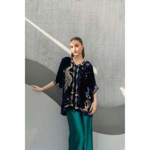 <b>Feathers</b> Winter <b>Top</b> with Three-Quarter Sleeves - Product Image 5