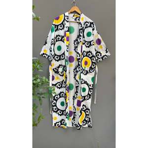 Robe kimono en coton faite à la main, imprimé Suzani, peignoir doux tissé, vêtement de nuit – Taille unique pour les familles et les demoiselles d'honneur - Product Image 1