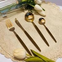 Ensemble de couverts en acier inoxydable fonctionnels et élégants pour les dîners en famille, les rassemblements sociaux, les mariages, les événements, la restauration et les présentations