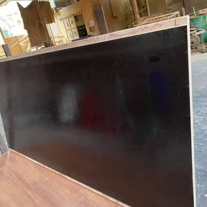 Piso de 28mm para 19 o 21 capas de película negra Contenedor de envío Pisos de madera contrachapada - Product Image 1