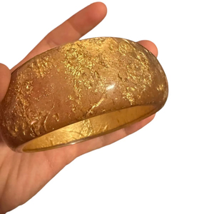 Brazaletes de resina multicolor incrustados florales con toque de cristal para fiestas en el jardín y ropa de primavera a precio mayorista - Product Image 1