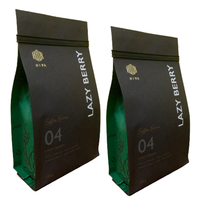 Gehele ARABICA bonen, fabrieksgeroosterd, rijke aroma van rijpe vruchten, soepele, frisse koffie, goede prijs.