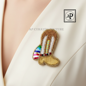 Broche de Algodón Hecho a Mano con Diseño de Máscara de Mardi Gras, Pin de Fiesta para Chaquetas, Bolsos y Ropa - Product Image 2