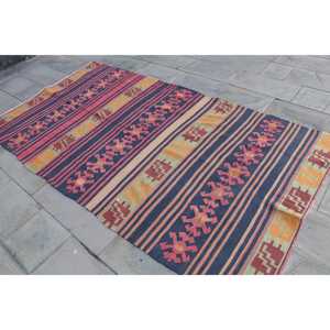 Alfombra Turca Vintage, Alfombra Kilim de 4.6x8.6 pies, Alfombra de Lana Marroquí Azul y Roja - Product Image 2